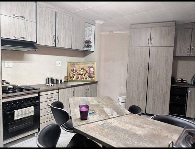 4 BEDROOM HOUSE FOR SALE IN PALM RIDGE